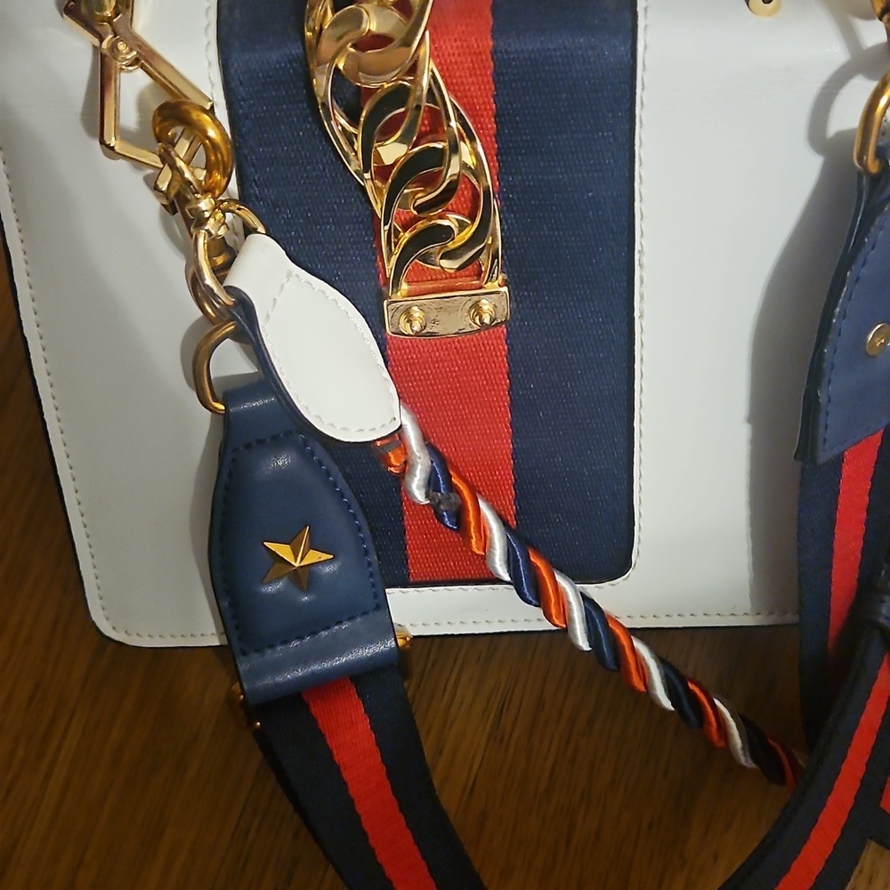 Gucci White and Black Crossbody Bag with Sleek Design, with 3 types of Dif strap - Picture 5 of 11